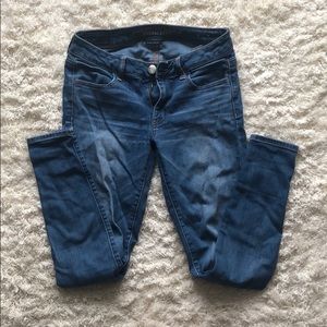 AMERICAN EAGLE blue jean jeggings
